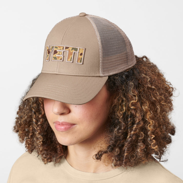 Yeti Camo Logo Badge Trucker Cap - Khaki