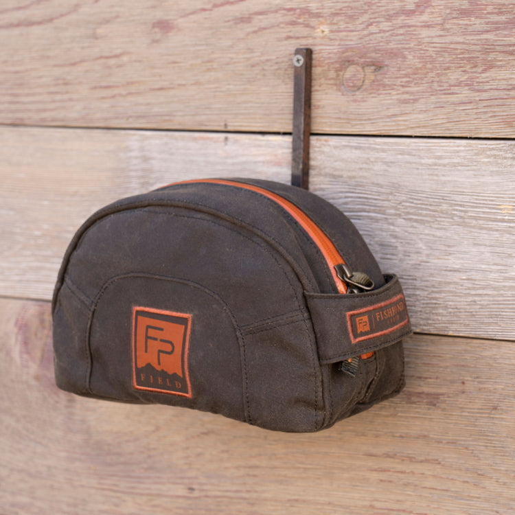 Fishpond Cabin Creek Toiletry Kit - Peat Moss