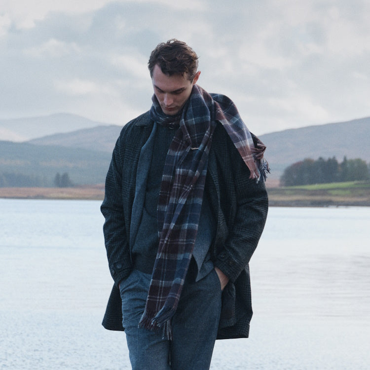 Barbour Dramside Reversible Scarf - Midnight Oak Tartan
